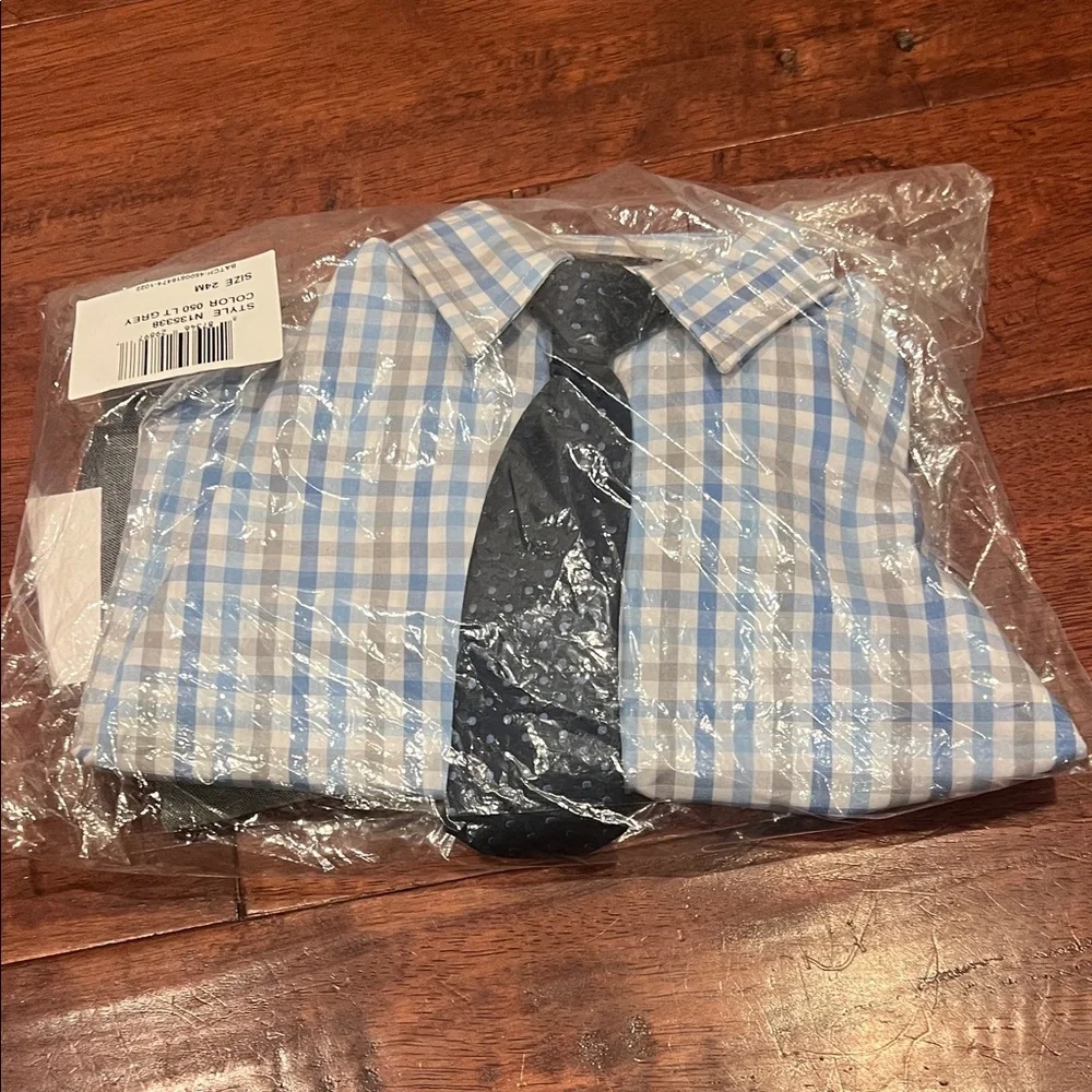 NWT-Nautica Suit - Blue and White Checkered Shirt with Navy Tie